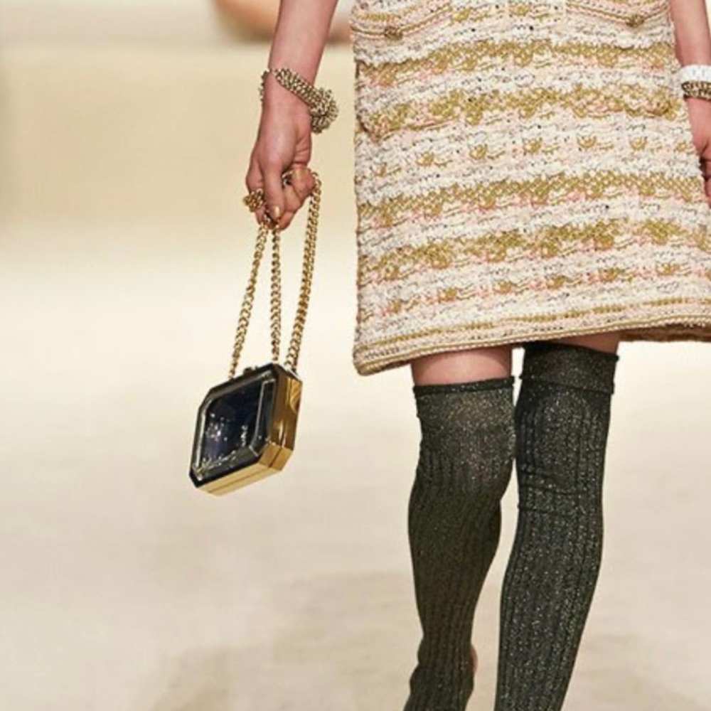 CHANEL RUNWAY BAG - Picture 2 of 13